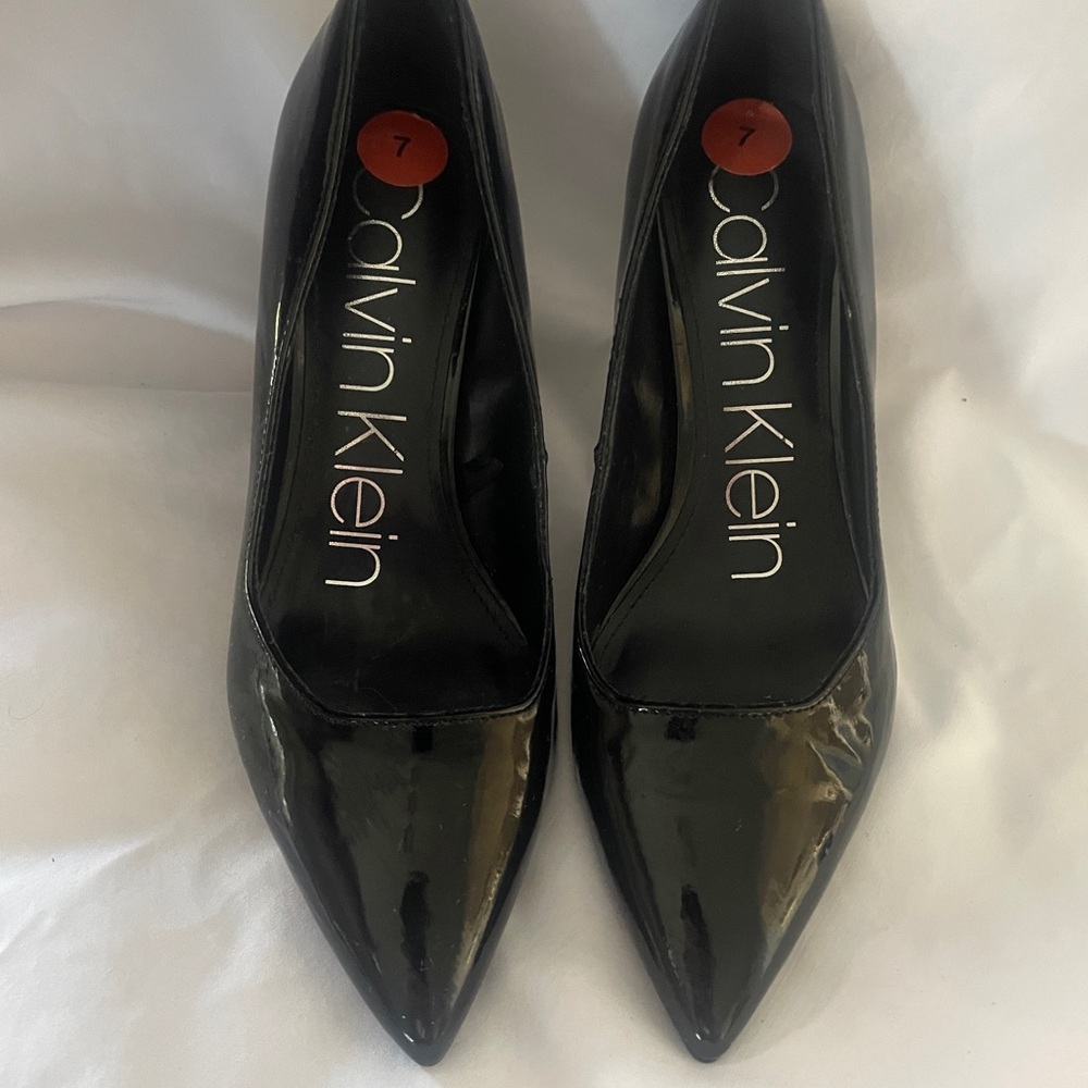 Calvin Klein Genlee Black Patent Leather Pumps ~ NEW